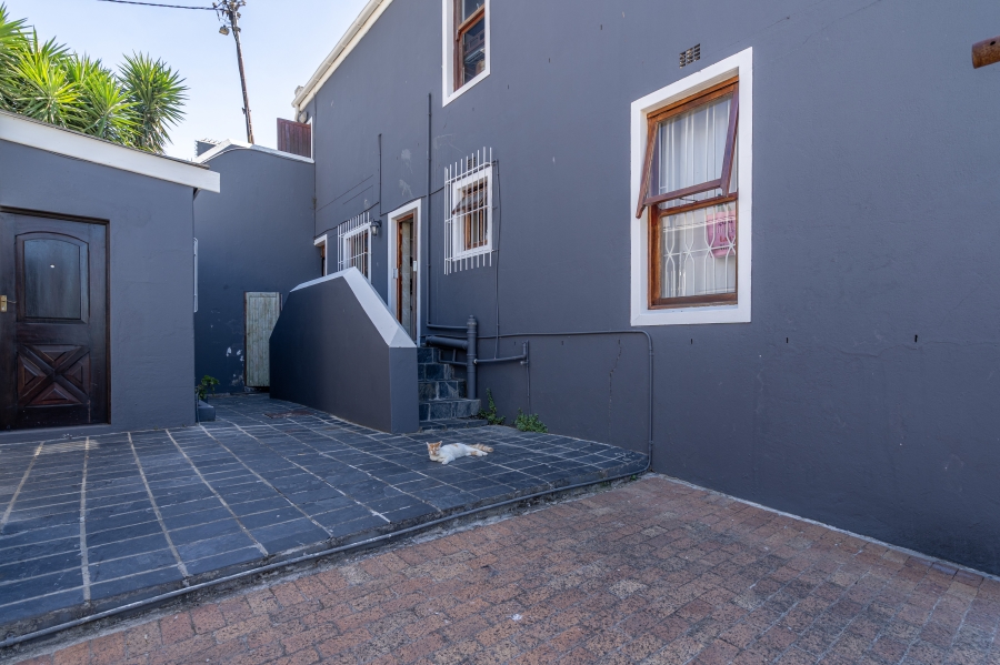 7 Bedroom Property for Sale in Bo Kaap Western Cape
